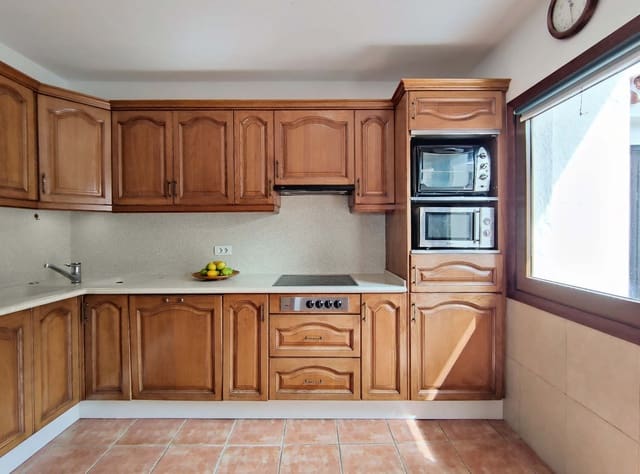 4 slaapkamer Villa te koop in El Sauzal met zwembad garage - € 749.000 (Ref: 9624029)