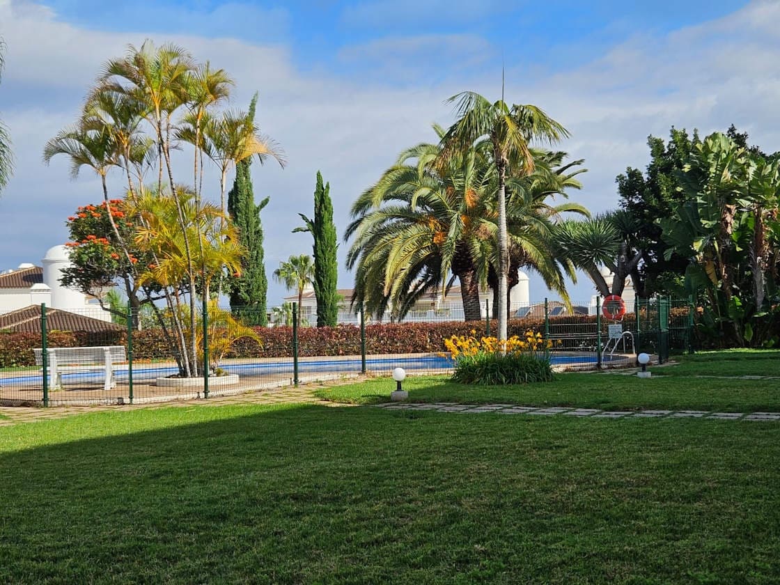 2 bedroom Apartment for sale in Puerto de la Cruz with pool garage - € 330,000 (Ref: 9818442)