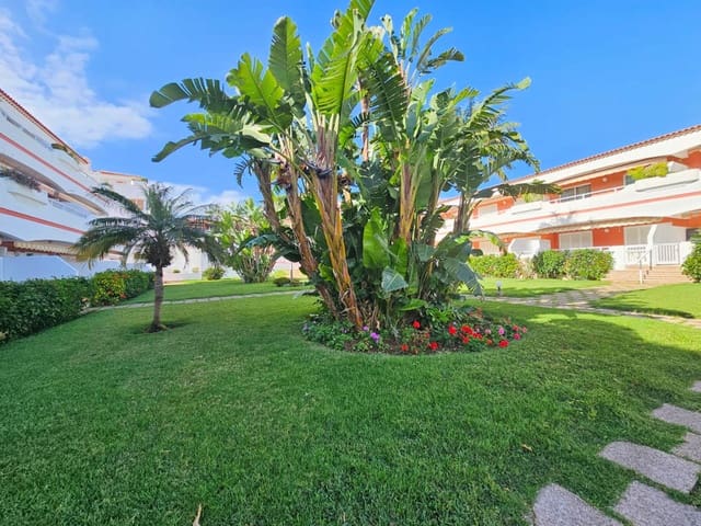 Apartamento de 2 habitaciones en Puerto de la Cruz en venta con piscina garaje - 330.000 € (Ref: 9818442)
