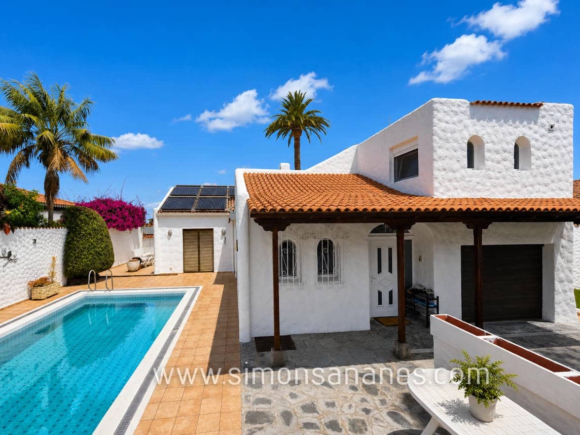 2 sovrum Villa till salu i Puerto de la Cruz med pool garage - 680 000 € (Ref: 9935112)