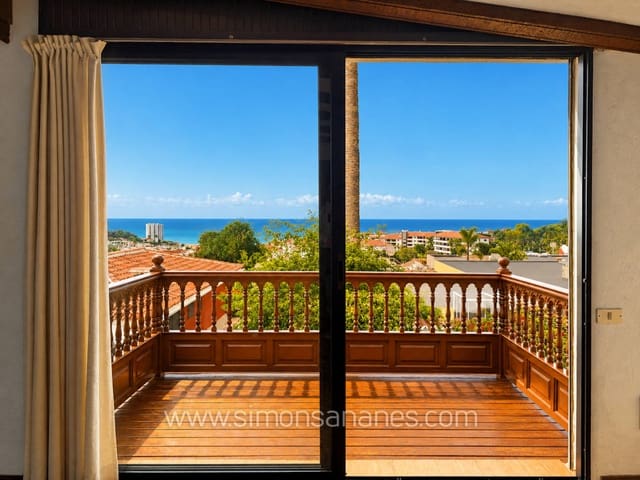 2 soverom Villa til salgs i Puerto de la Cruz med svømmebasseng garasje - € 680 000 (Ref: 9935112)