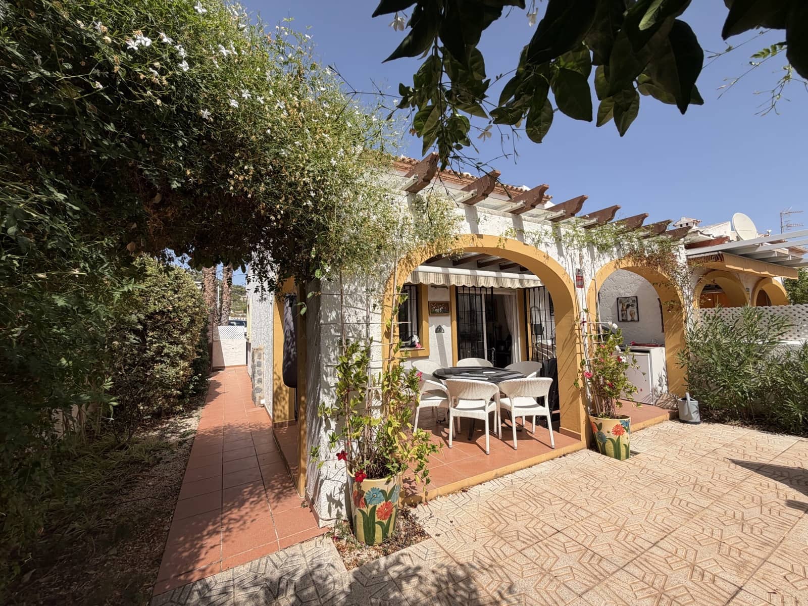 3 makuuhuone Bungalow myytävänä paikassa Calpe / Calp mukana uima-altaan - 385 000 € (Ref: 10040635)