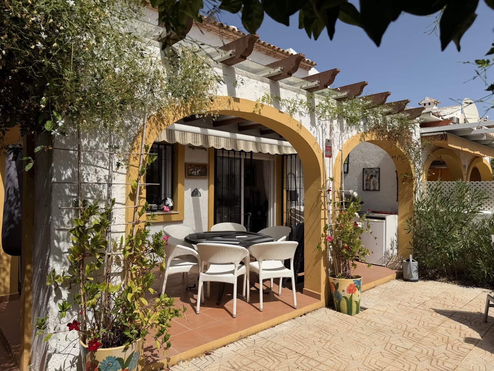 3 makuuhuone Bungalow myytävänä paikassa Calpe / Calp mukana uima-altaan - 385 000 € (Ref: 10040635)