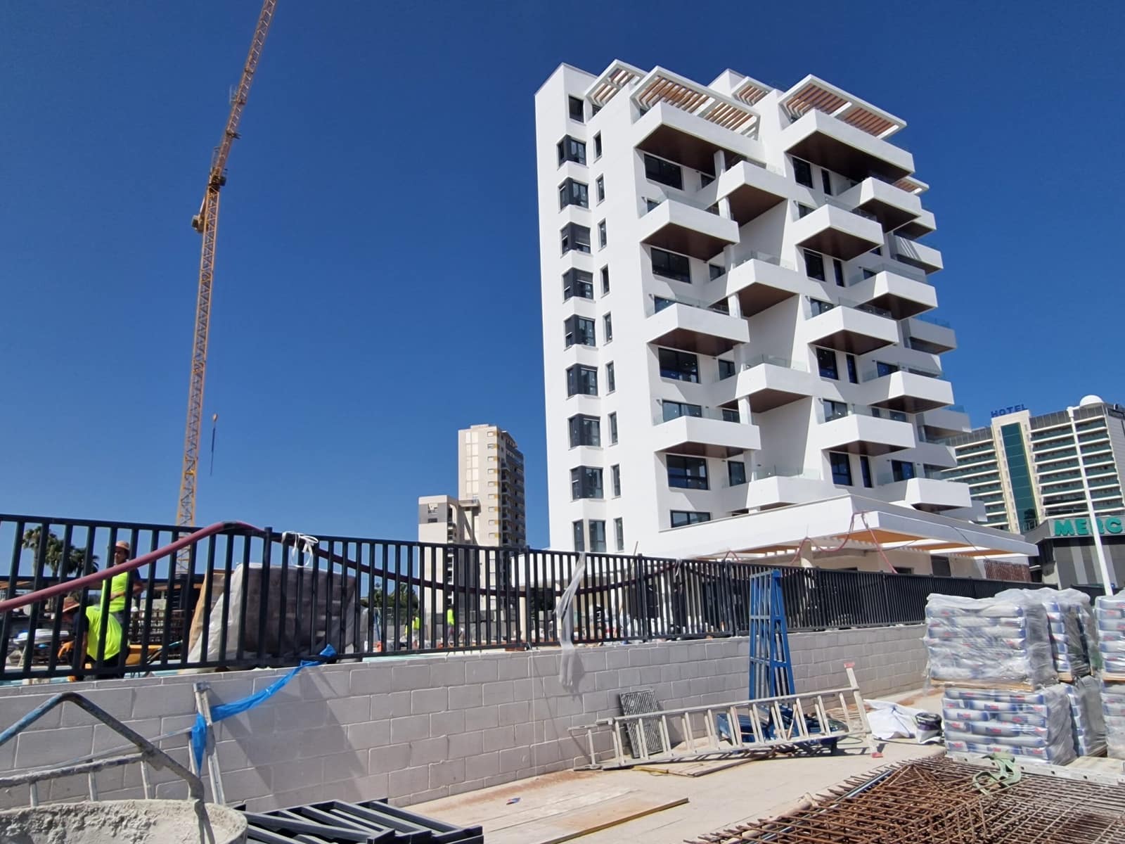 3 bedroom Apartment for sale in Calpe / Calp with pool - € 410,000 (Ref: 8646842)