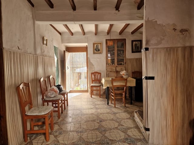 8 bedroom Hotel for sale in Pueblo, Calpe / Calp - € 420,000 (Ref: 8660895)