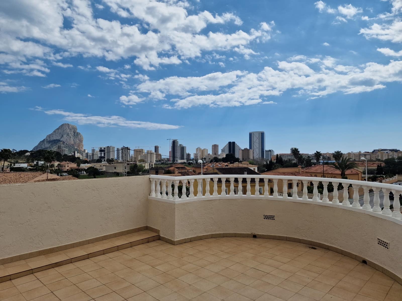 5 soverom Villa til salgs i Calpe / Calp med svømmebasseng garasje - € 675 000 (Ref: 8904995)