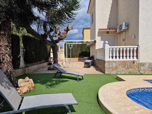 5 bedroom Villa for sale in Gargasindi, Calpe / Calp with pool garage - € 675,000 (Ref: 8904995)