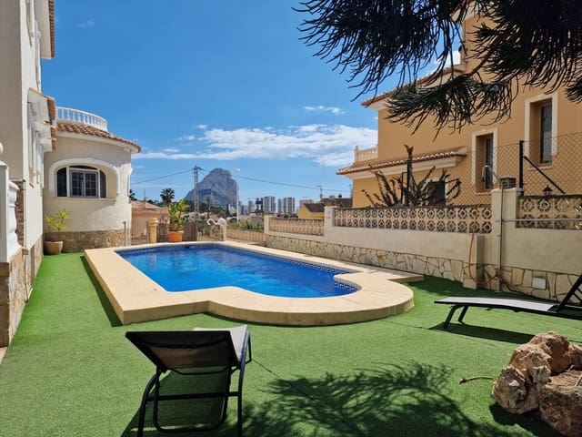 5 bedroom Villa for sale in Gargasindi, Calpe / Calp with pool garage - € 675,000 (Ref: 8904995)