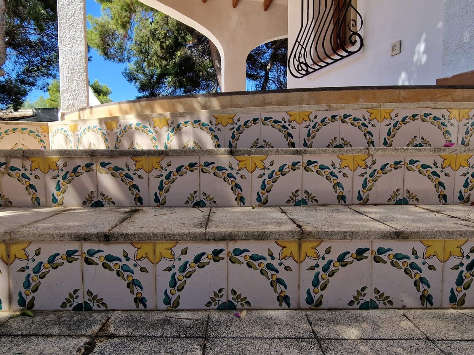 Chalet de 4 habitaciones en Calpe / Calp en venta con piscina - 695.000 € (Ref: 9228280)