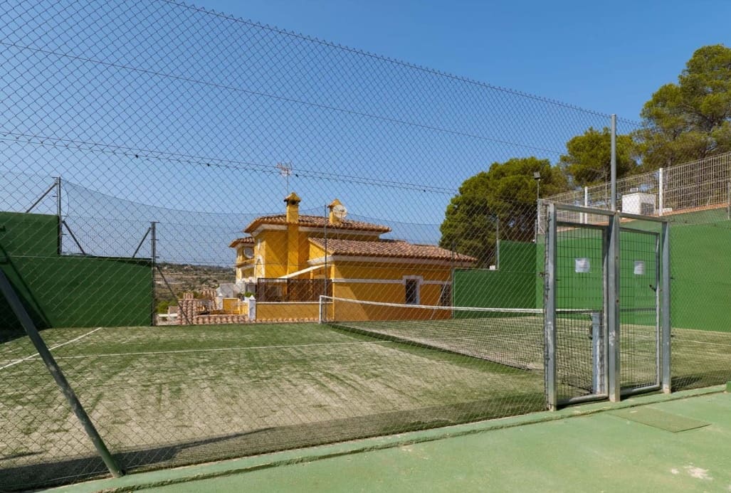 3 soverom Kjedet enebolig til salgs i Calpe / Calp med svømmebasseng - € 299 000 (Ref: 9264045)