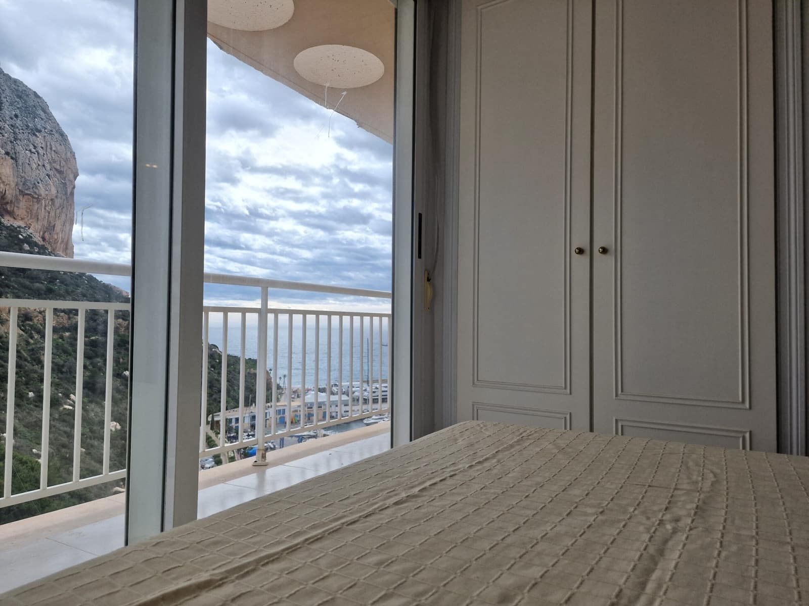 4 sovrum Lägenhet till salu i Calpe / Calp med pool - 1 900 000 € (Ref: 9601039)