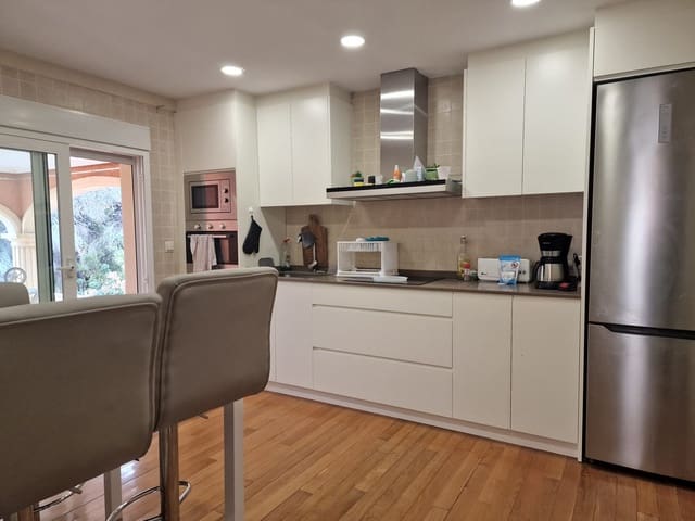 5 makuuhuone Huvila myytävänä paikassa Altea mukana uima-altaan - 699 000 € (Ref: 9655716)