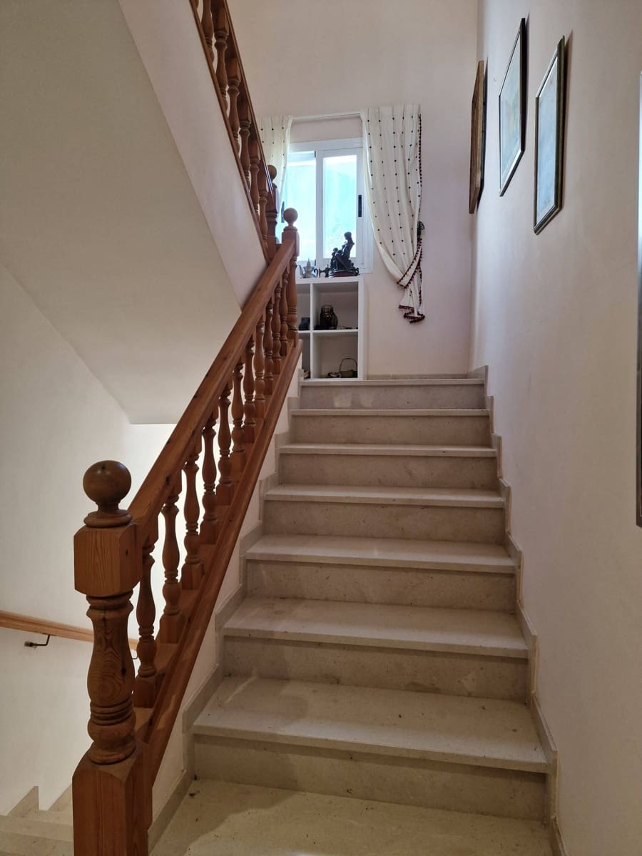 6 bedroom Villa for sale in Calpe / Calp with pool - € 610,000 (Ref: 9758554)