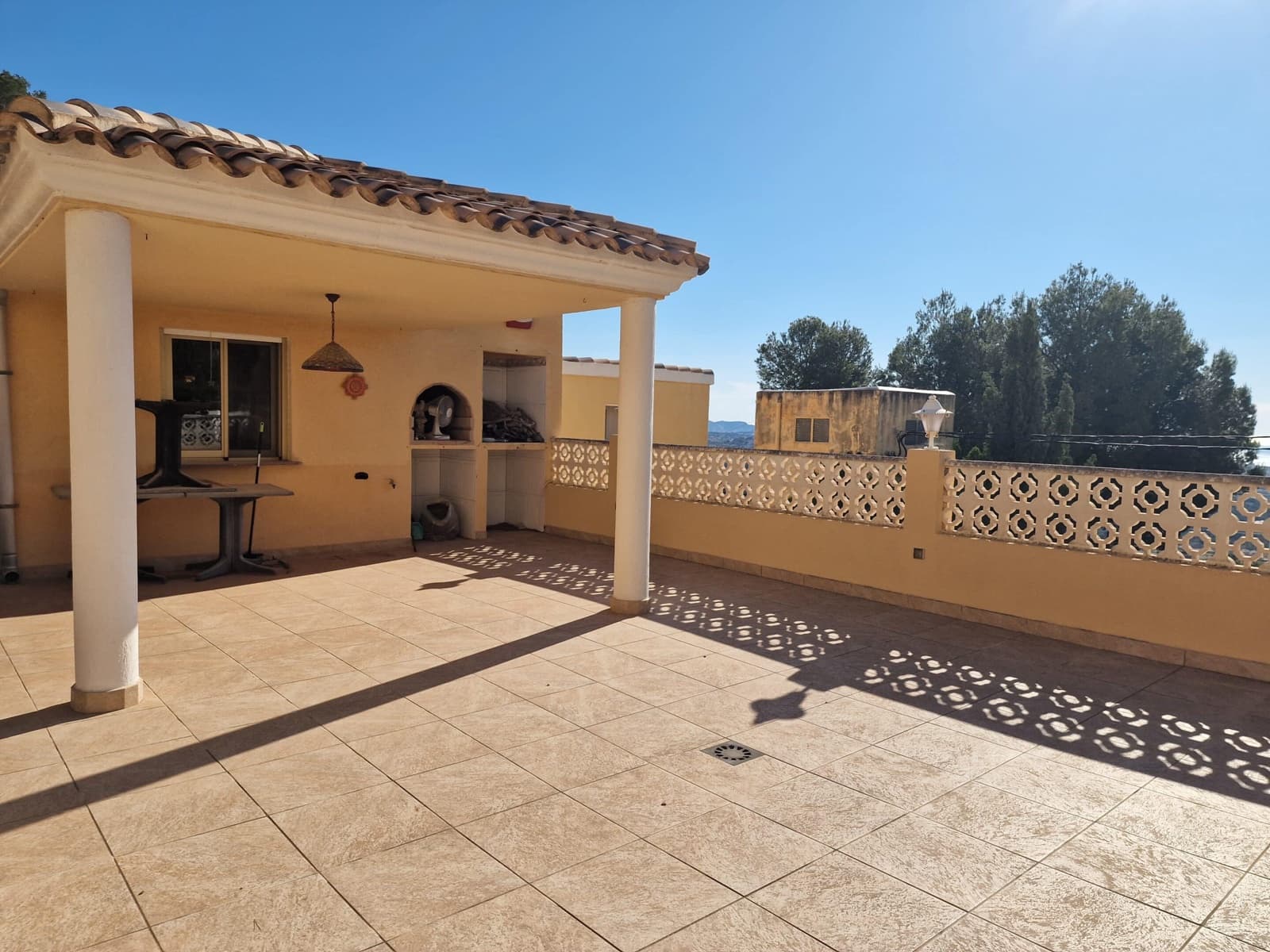 6 bedroom Villa for sale in Calpe / Calp with pool - € 610,000 (Ref: 9758554)