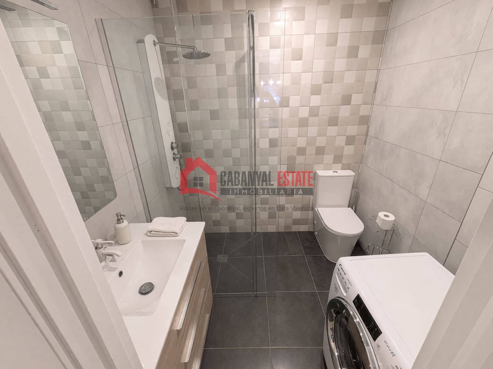 Flat for sale in Valencia city - € 199,900 (Ref: 10023462)