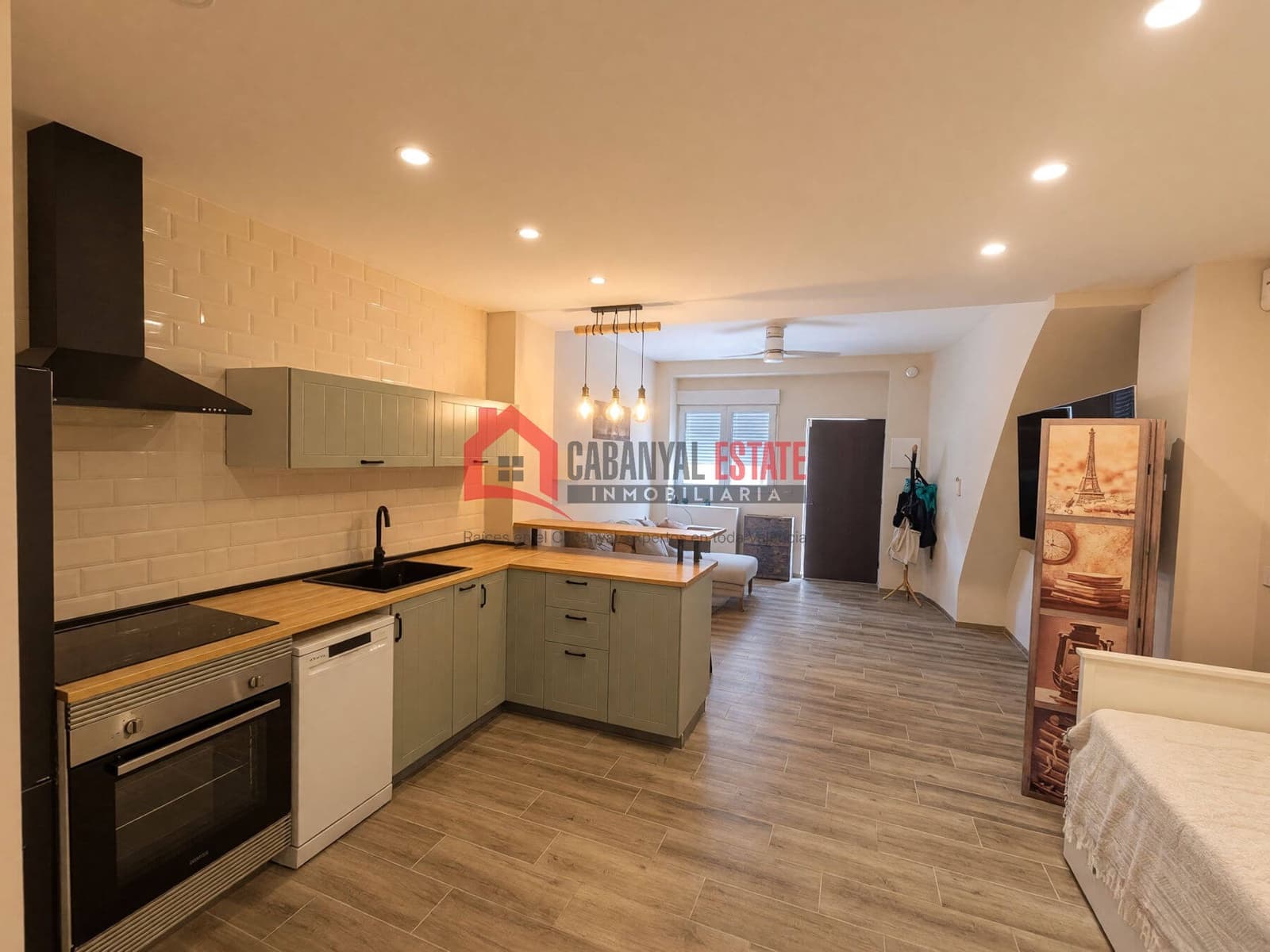 Flat for sale in Valencia city - € 199,900 (Ref: 10023462)