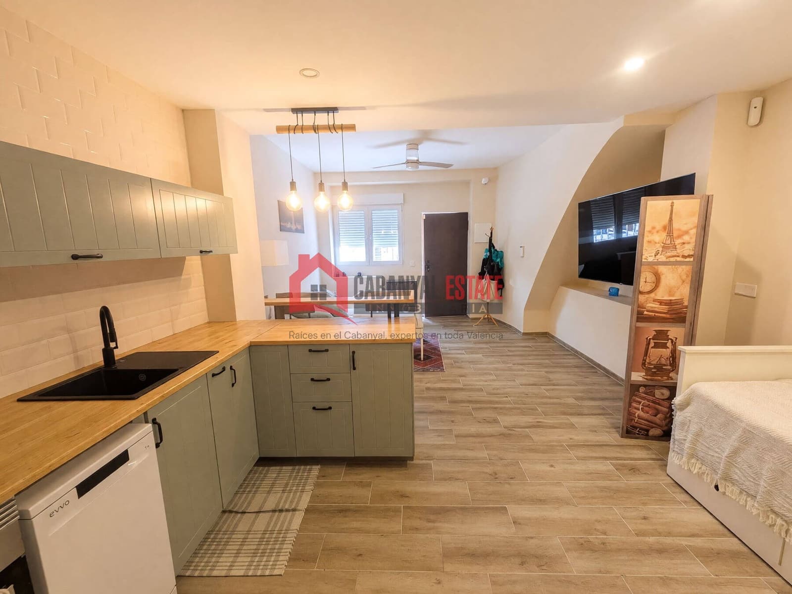 Flat for sale in Valencia city - € 199,900 (Ref: 10023462)