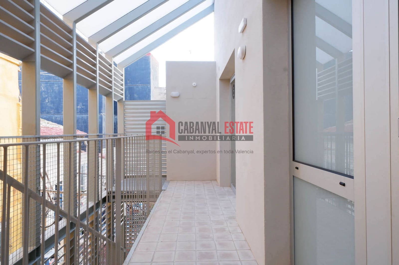 1 sypialnia Penthouse do wynajęcia w Miasto Walencja - 1 300 € (Ref: 10041768)