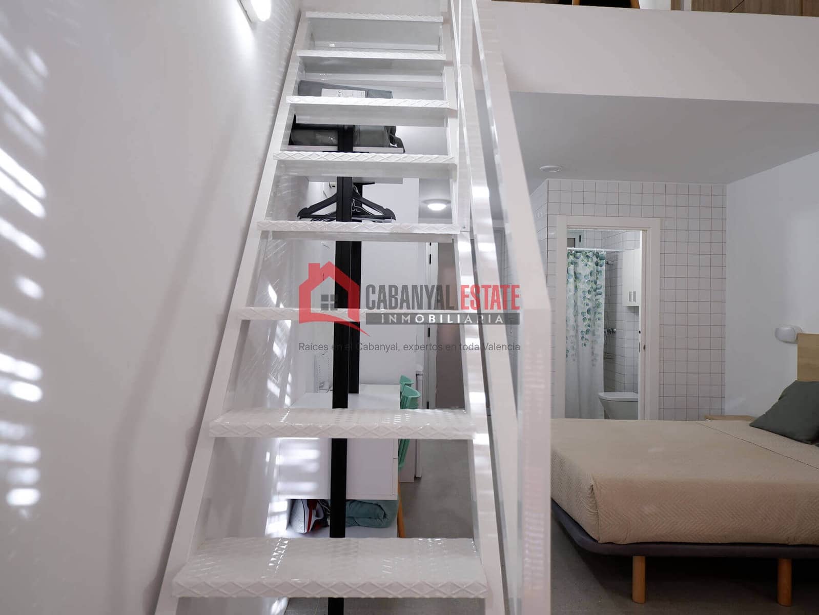 1 sypialnia Penthouse do wynajęcia w Miasto Walencja - 1 300 € (Ref: 10041768)