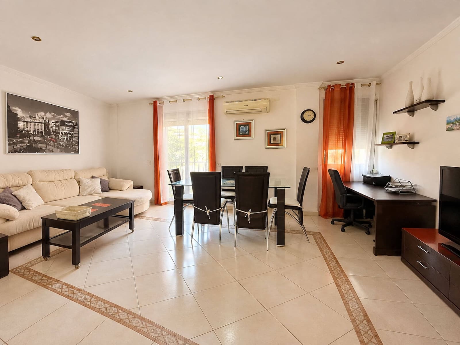 3 slaapkamer Flat te koop in Valencia stad - € 190.000 (Ref: 10148261)