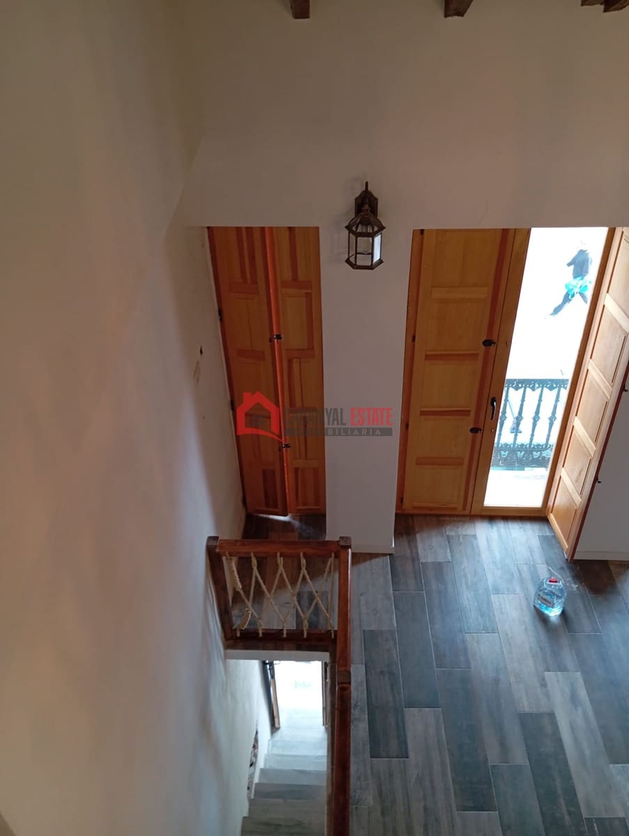 1 bedroom Apartment for sale in CabanyalCanyamelar, Valencia city €