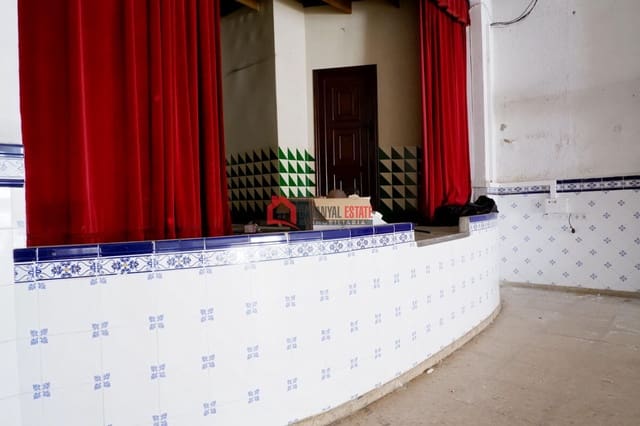 4 bedroom Terraced Villa for sale in Cabanyal-Canyamelar, Valencia city - € 380,000 (Ref: 8114323)