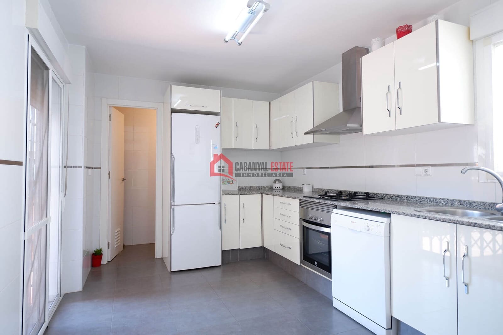 4 bedroom Apartment for sale in Valencia city - € 400,000 (Ref: 8121246)