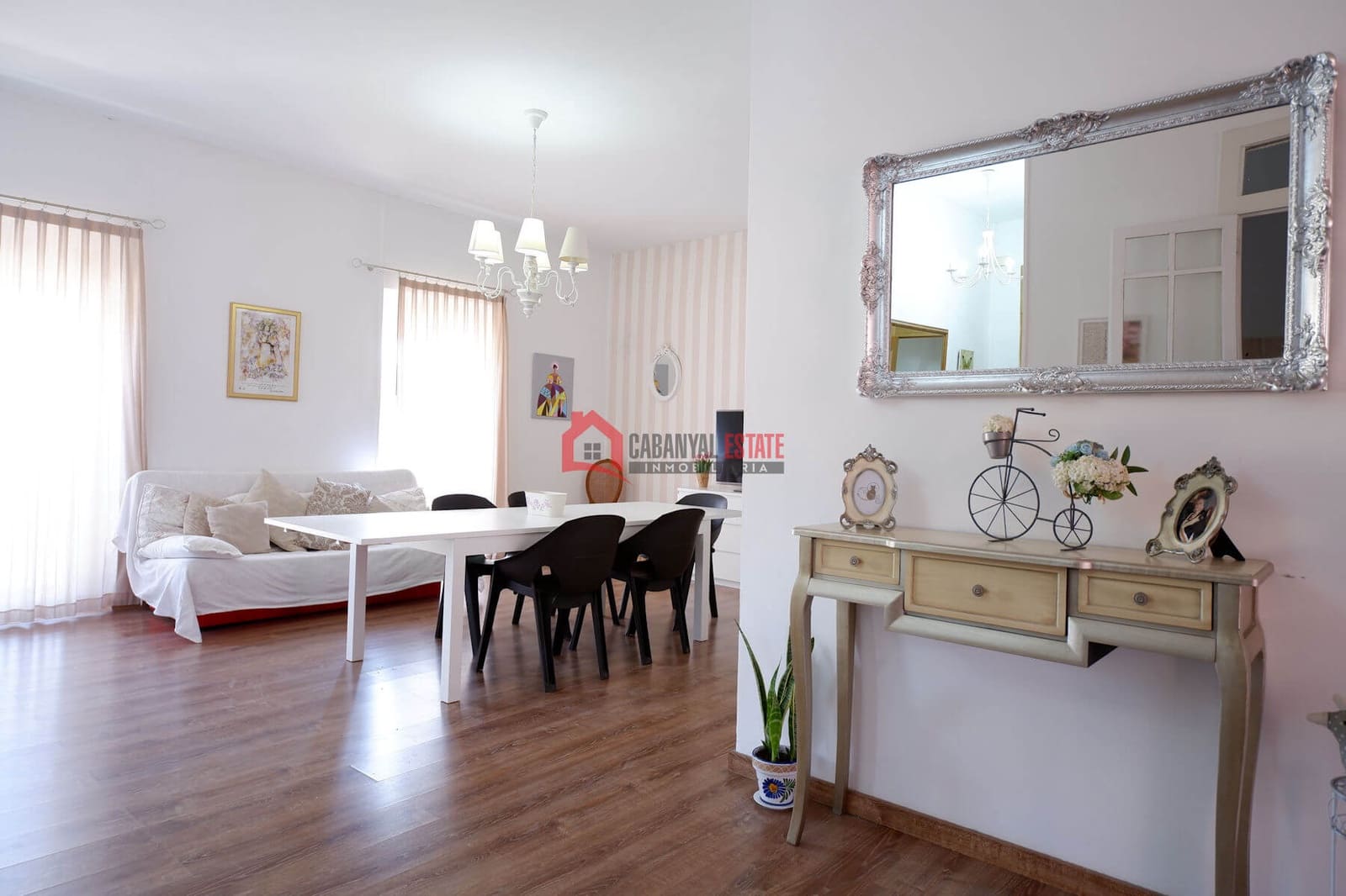 4 bedroom Apartment for sale in Valencia city - € 400,000 (Ref: 8121246)