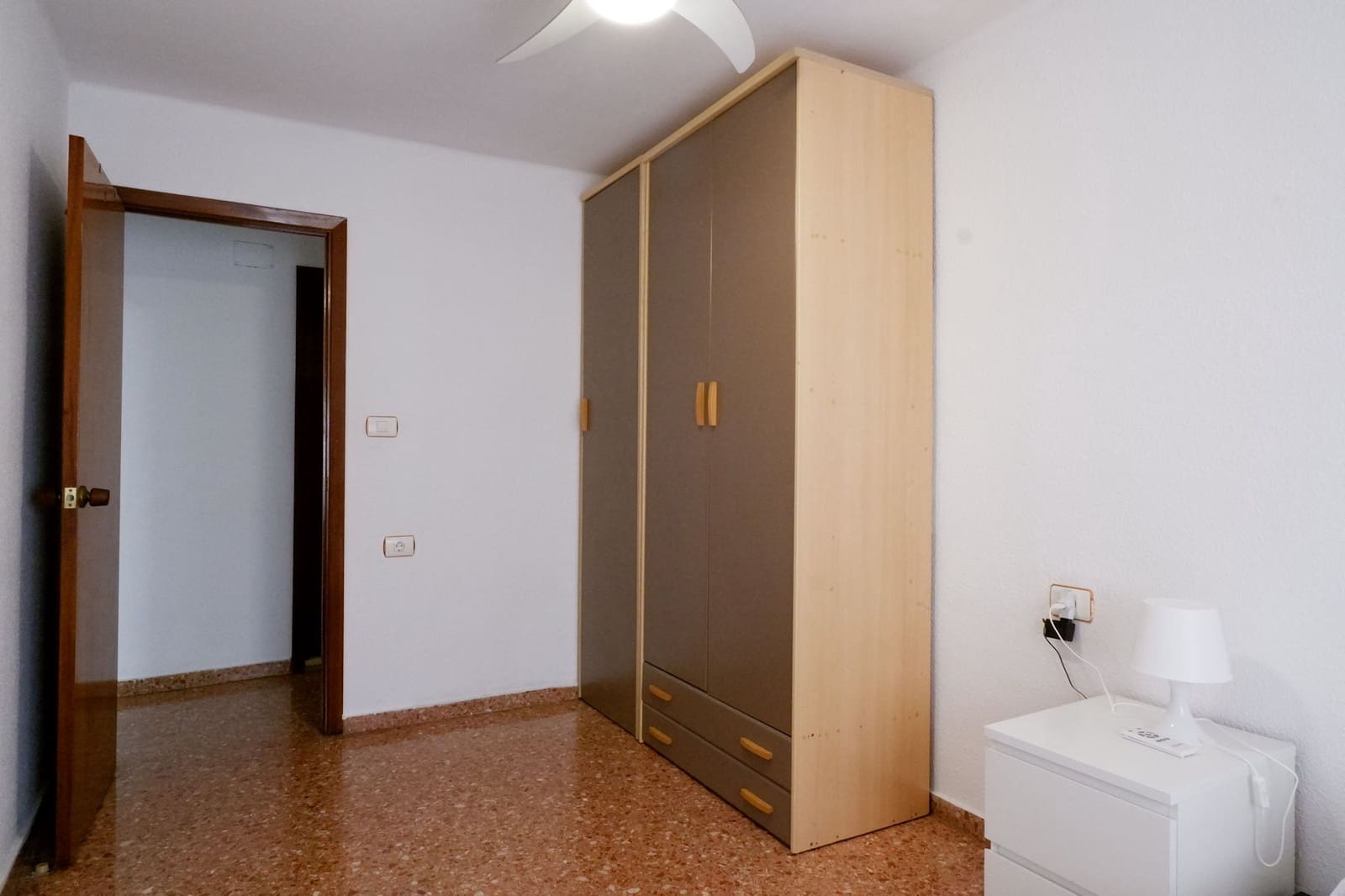 4 camera da letto Appartamento da affittare in Valencia citta - 1.500 € (Rif: 8403977)