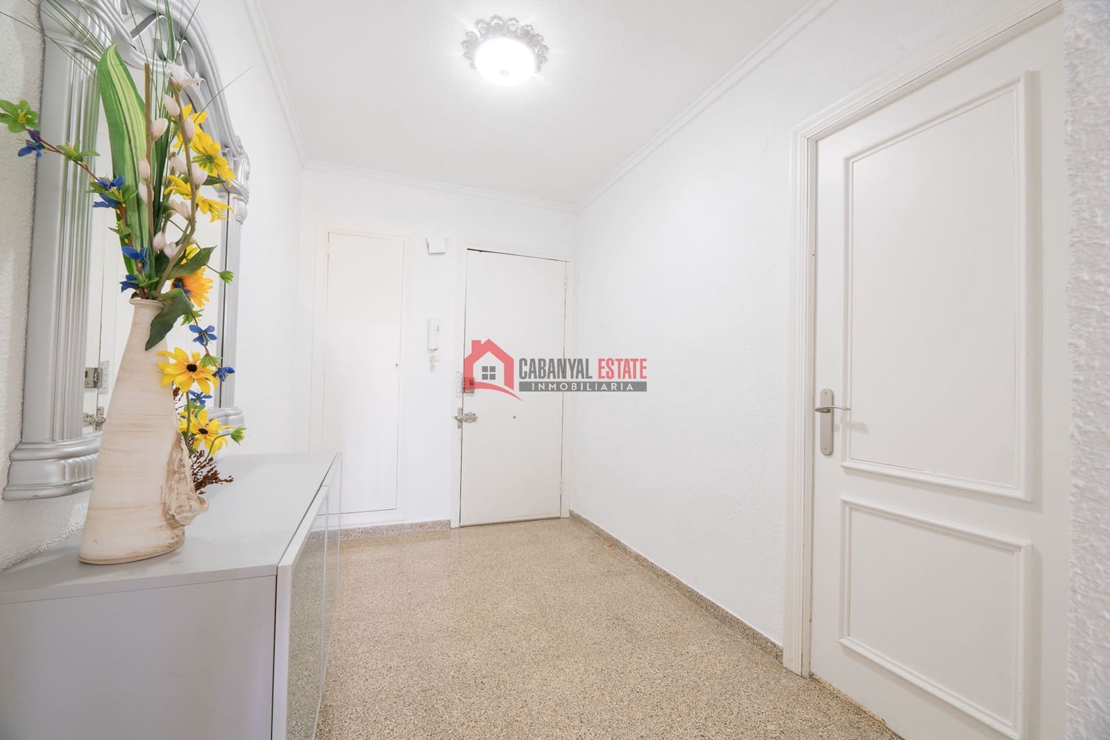 3 soveværelse Lejlighed til leje i Valencia by - € 1.200 (Ref: 8472920)