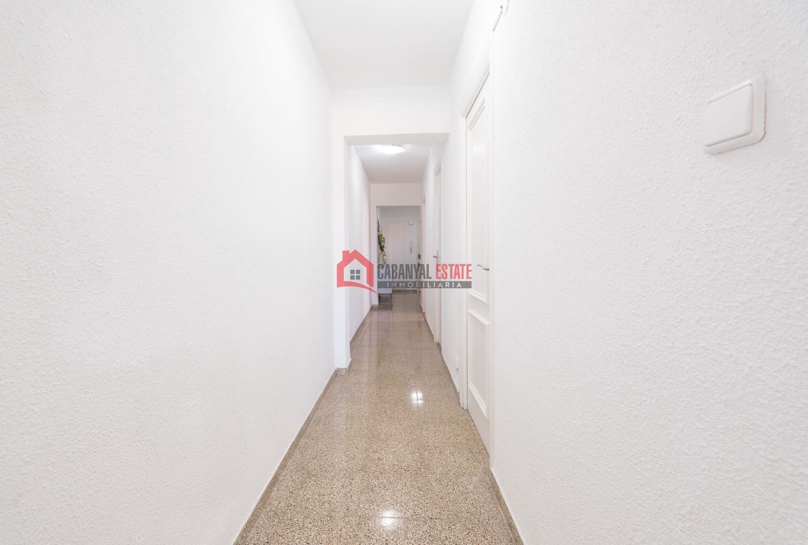 3 soveværelse Lejlighed til leje i Valencia by - € 1.200 (Ref: 8472920)