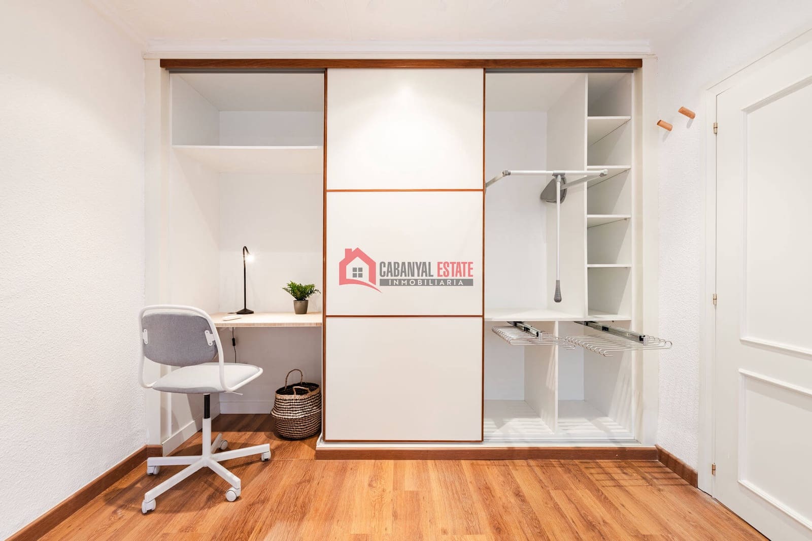 4 soverom Leilighet til leie i Valencia by - € 500 (Ref: 8477035)