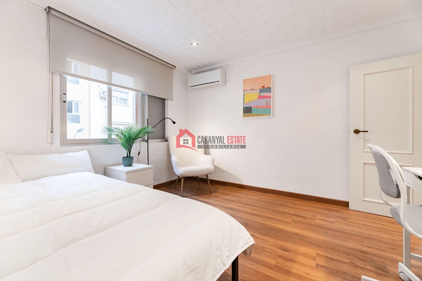 4 soverom Leilighet til leie i Valencia by - € 500 (Ref: 8477035)