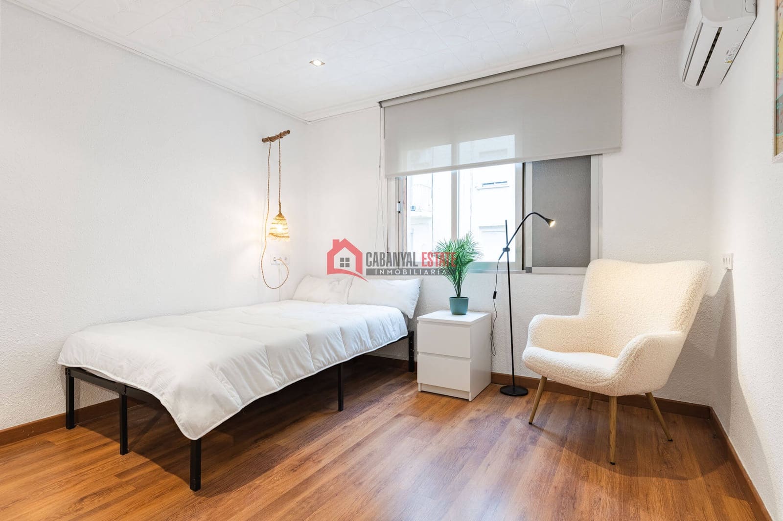 4 soverom Leilighet til leie i Valencia by - € 500 (Ref: 8477035)