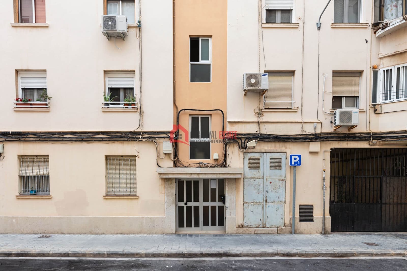 4 soverom Leilighet til leie i Valencia by - € 500 (Ref: 8477035)