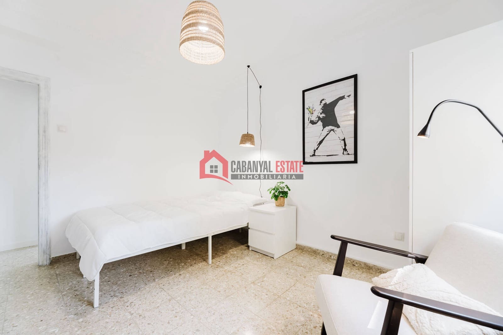 4 sypialnia Mieszkanie do wynajęcia w Miasto Walencja - 500 € (Ref: 8713468)