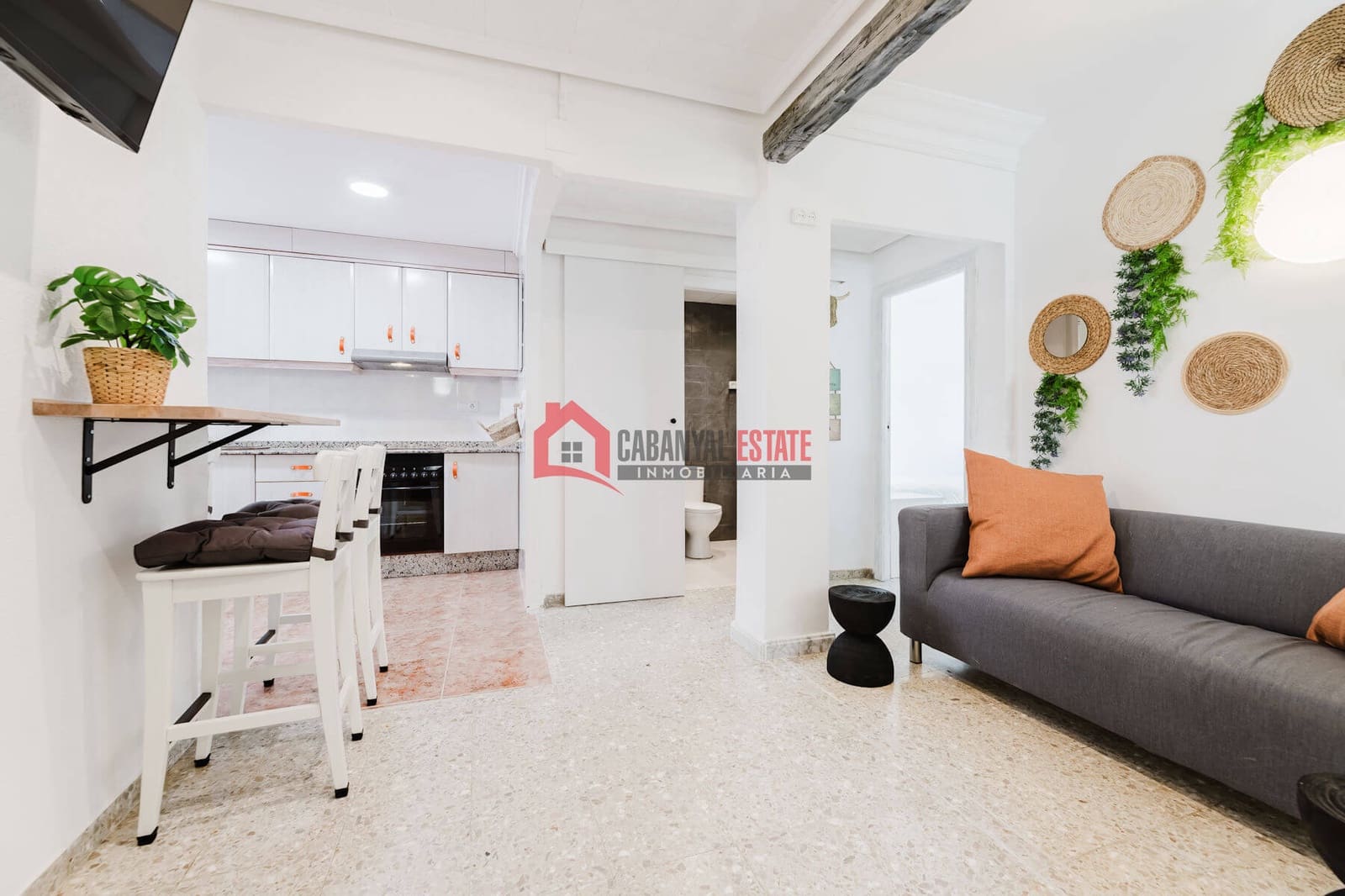 4 sypialnia Mieszkanie do wynajęcia w Miasto Walencja - 500 € (Ref: 8713468)