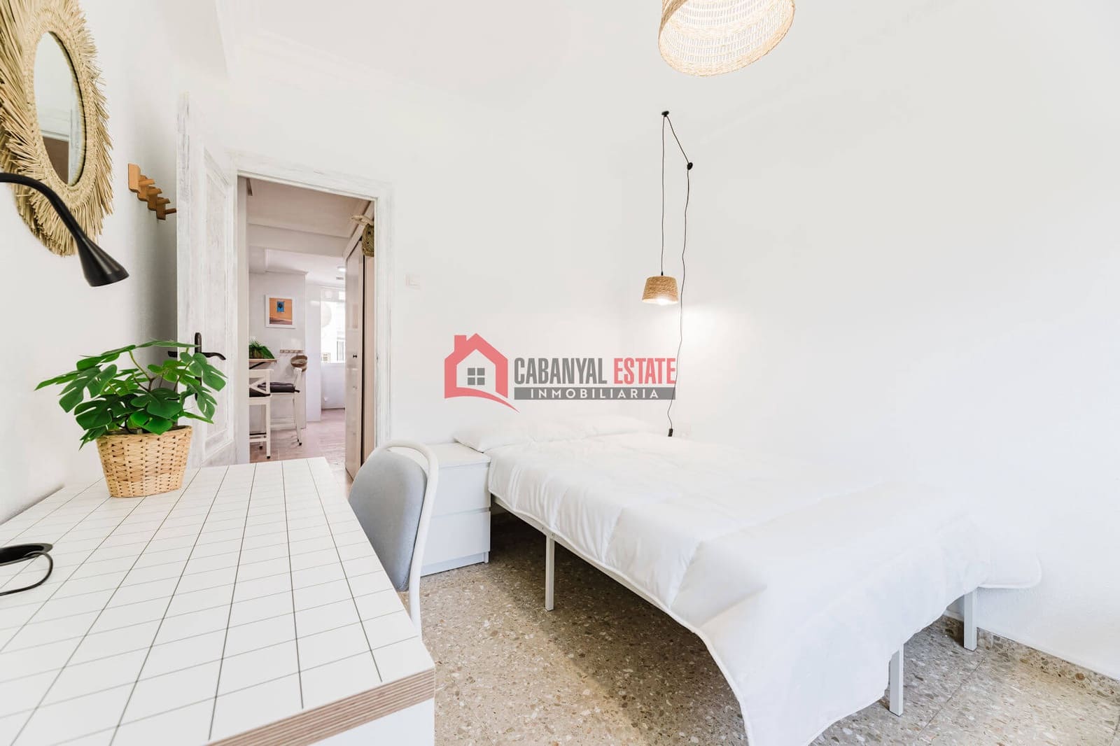 4 sypialnia Mieszkanie do wynajęcia w Miasto Walencja - 500 € (Ref: 8713468)