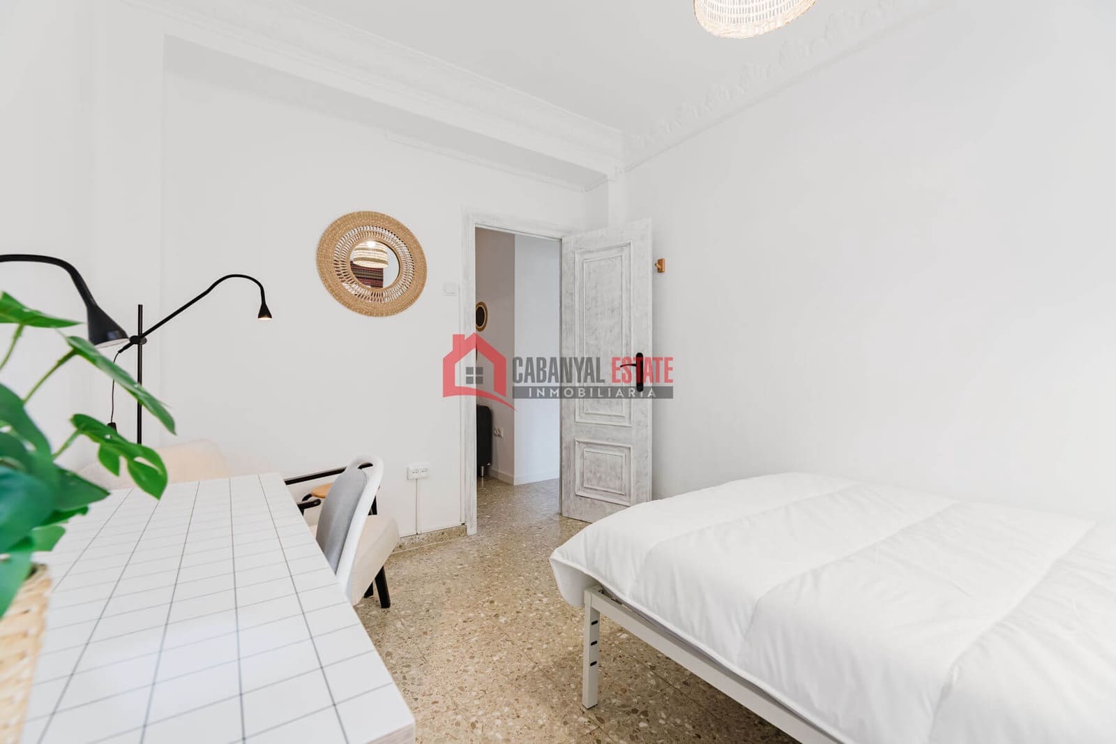 4 sypialnia Mieszkanie do wynajęcia w Miasto Walencja - 500 € (Ref: 8713468)