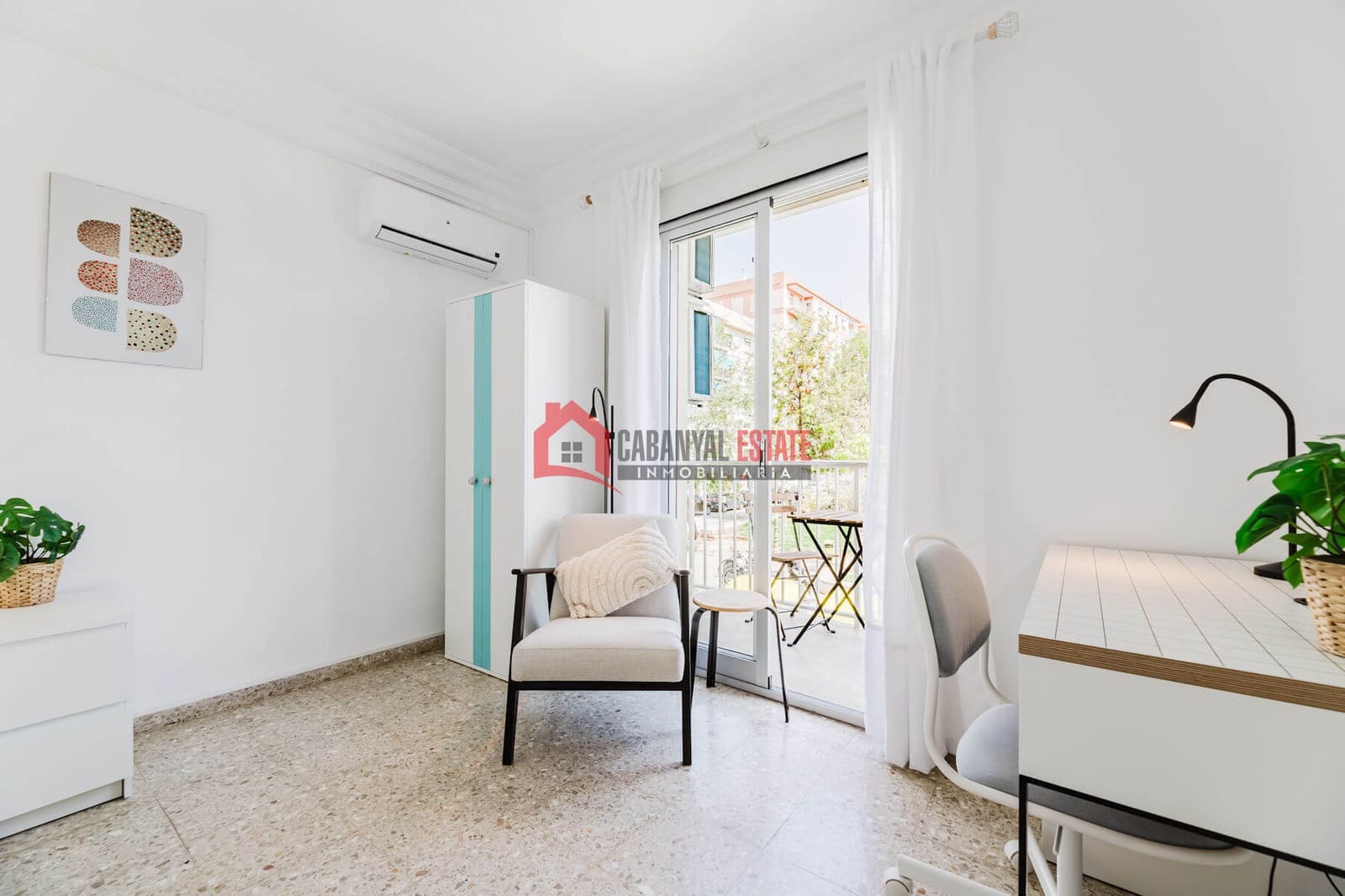 4 sypialnia Mieszkanie do wynajęcia w Miasto Walencja - 500 € (Ref: 8713468)