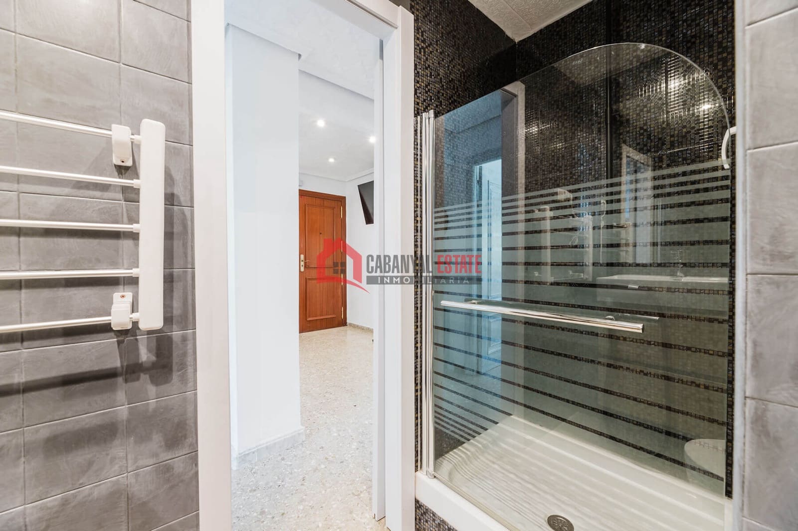 4 sypialnia Mieszkanie do wynajęcia w Miasto Walencja - 500 € (Ref: 8713468)