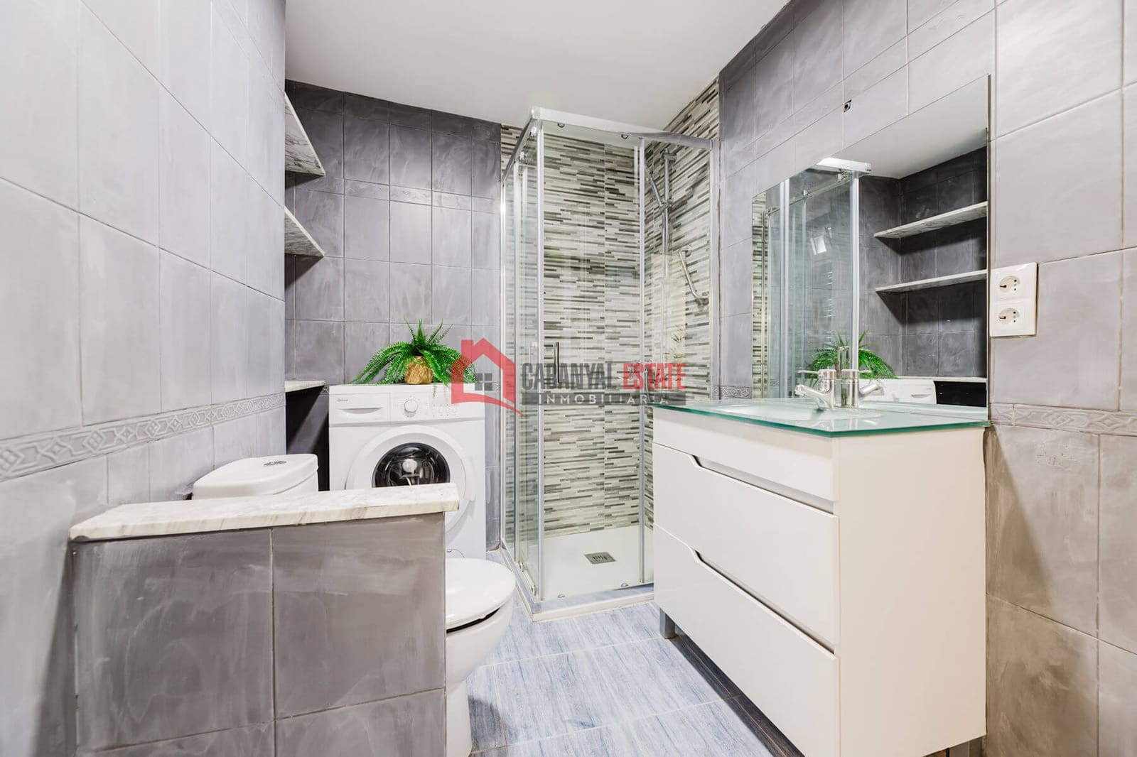 4 makuuhuone Huoneisto vuokrattavana paikassa Valencia kaupunki - 550 € (Ref: 8728286)