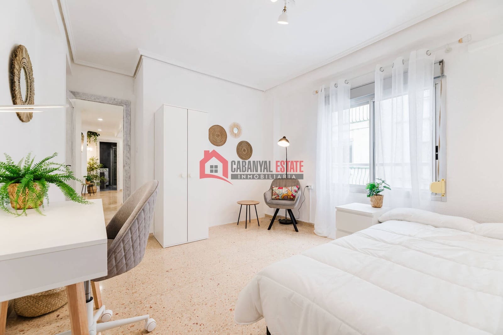 4 makuuhuone Huoneisto vuokrattavana paikassa Valencia kaupunki - 550 € (Ref: 8728286)