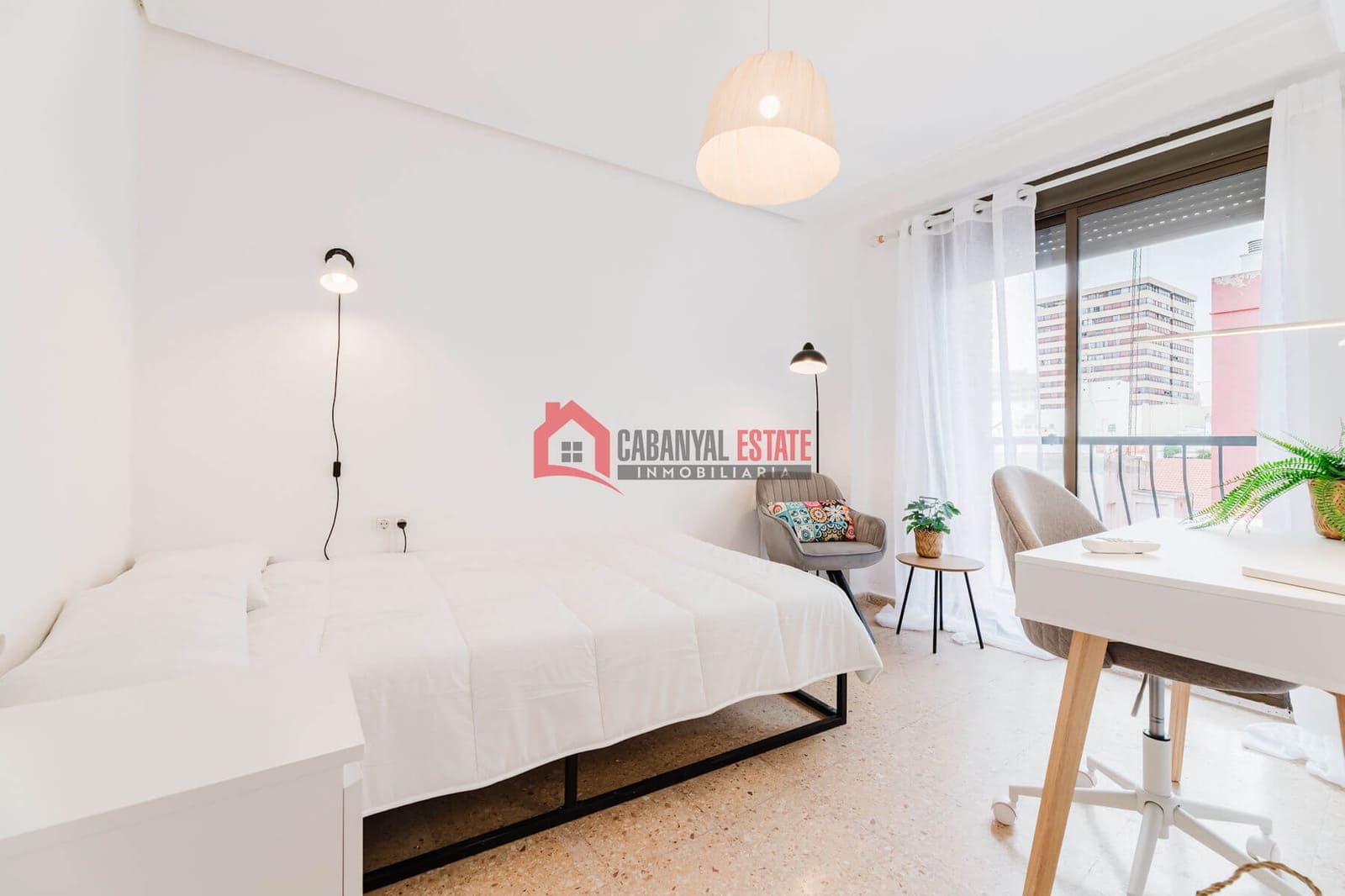 4 makuuhuone Huoneisto vuokrattavana paikassa Valencia kaupunki - 550 € (Ref: 8728286)