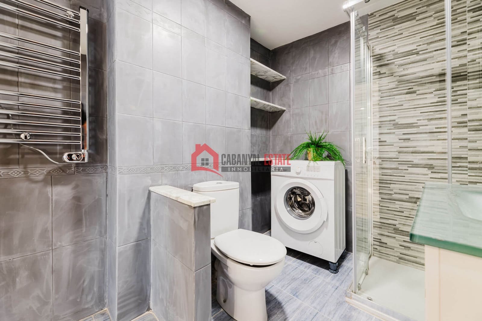 4 makuuhuone Huoneisto vuokrattavana paikassa Valencia kaupunki - 550 € (Ref: 8728286)