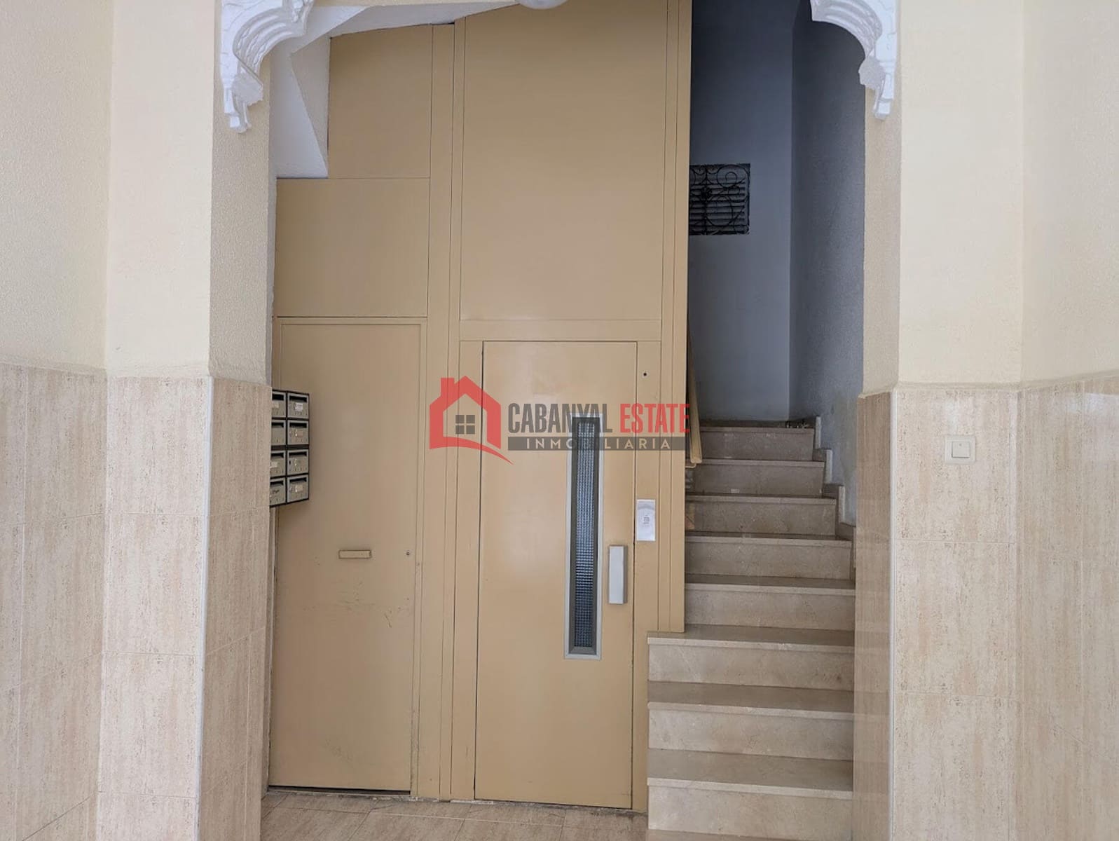 5 soveværelse Lejlighed til salg i Valencia by - € 350.000 (Ref: 8820783)