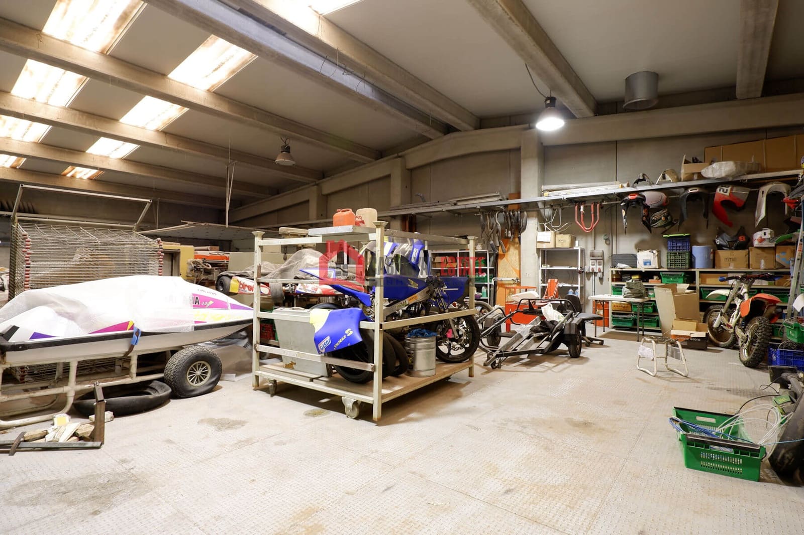 Kaupallinen myytävänä paikassa Naquera mukana 
autotalli - 639 000 € (Ref: 8932870)