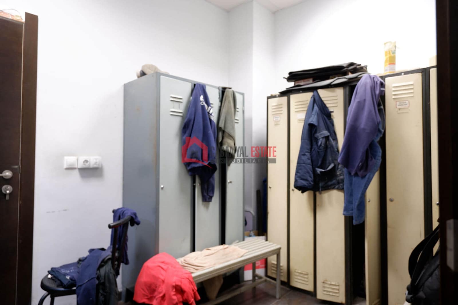 Kaupallinen myytävänä paikassa Naquera mukana 
autotalli - 639 000 € (Ref: 8932870)