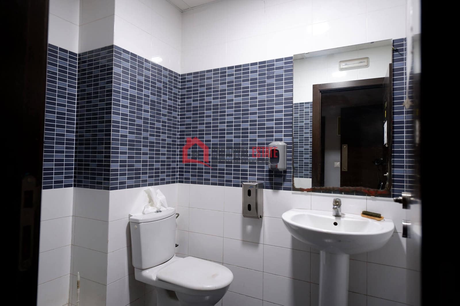 Kaupallinen myytävänä paikassa Naquera mukana 
autotalli - 639 000 € (Ref: 8932870)