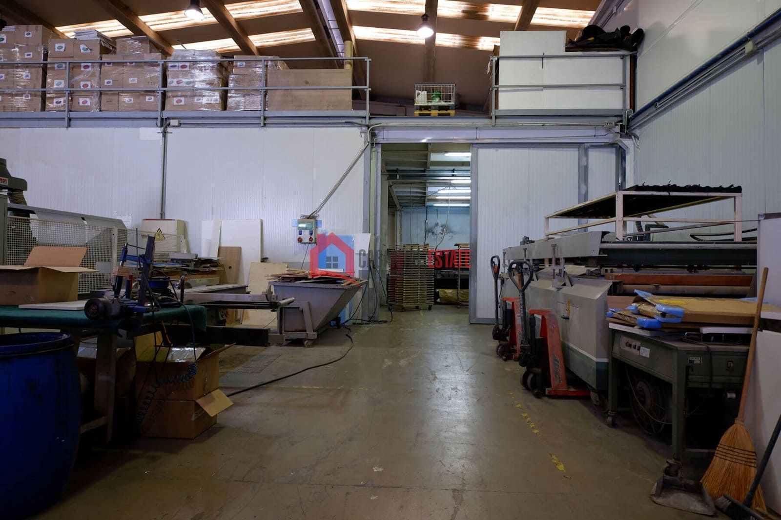 Kaupallinen myytävänä paikassa Naquera mukana 
autotalli - 639 000 € (Ref: 8932870)